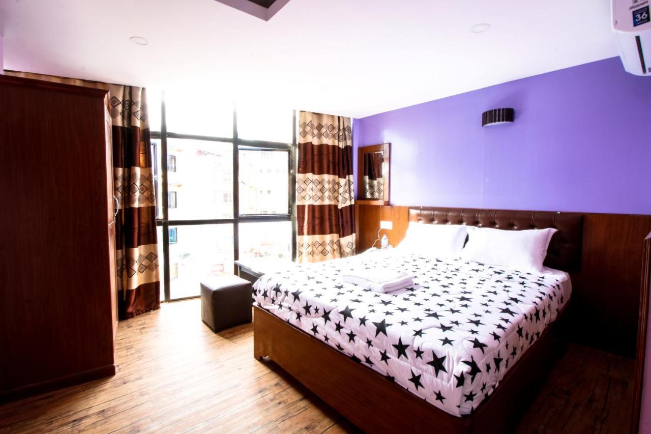 Everest Holiday Inn Katmandou Extérieur photo