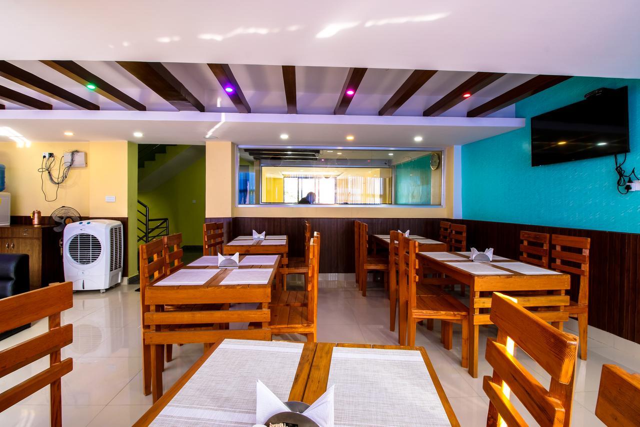 Everest Holiday Inn Katmandou Extérieur photo