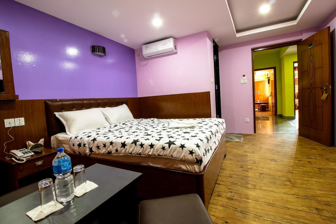 Everest Holiday Inn Katmandou Extérieur photo