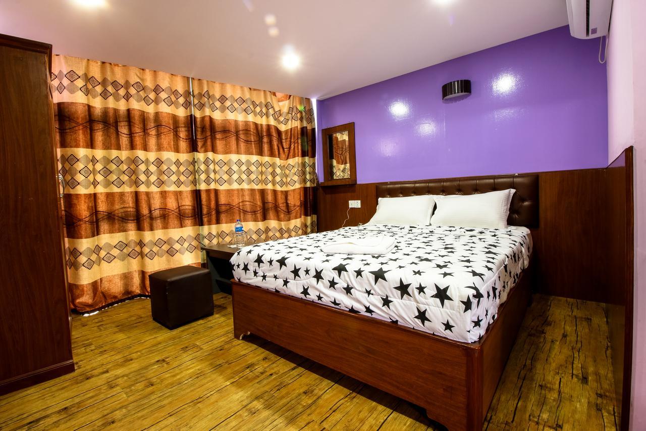 Everest Holiday Inn Katmandou Extérieur photo