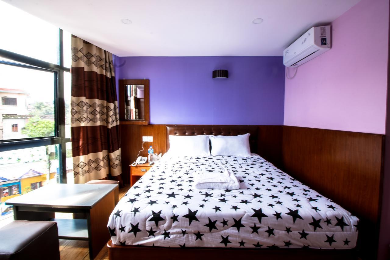 Everest Holiday Inn Katmandou Extérieur photo